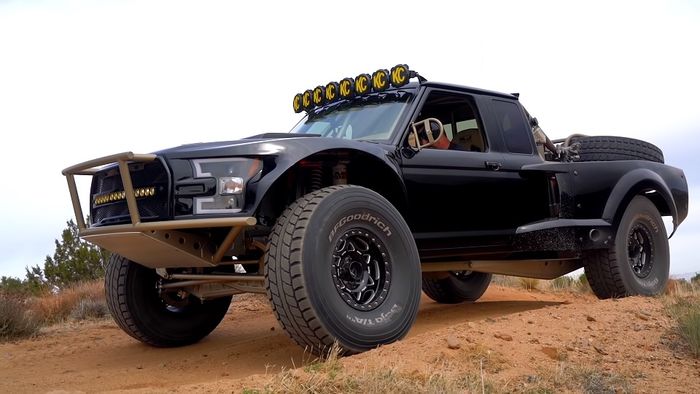 Ford Ranger siap diajak tempur ke berbagai medan jalan