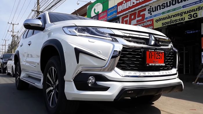 Tampilan depan modifikasi Mitsubishi Pajero Sport dandan simpel