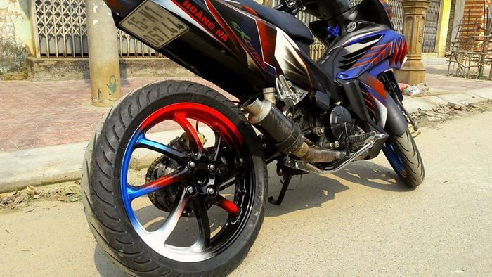 Yamaha Exciter ini sekarang pakai mono arm