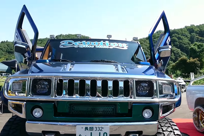 Modifikasi Hummer H2 nyentrik cangkok pintu gunting ala Lamborghini