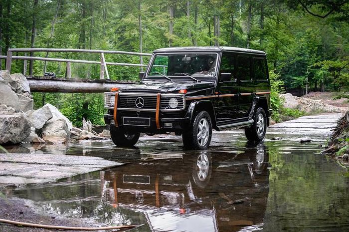 Tampilan Asik Nan Klasik Mercedes-Benz G-Class 1990