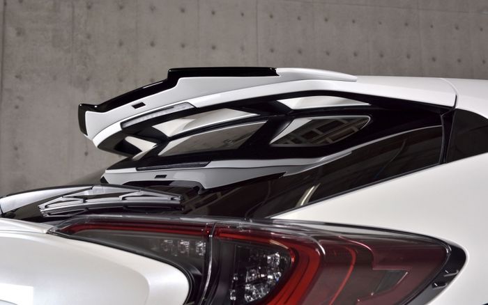 Spoiler belakang Toyota C-HR buatan Rowen