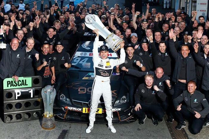 Pascal Wehrlein ketika juara balap mobil turing Jerman (DTM) 2015