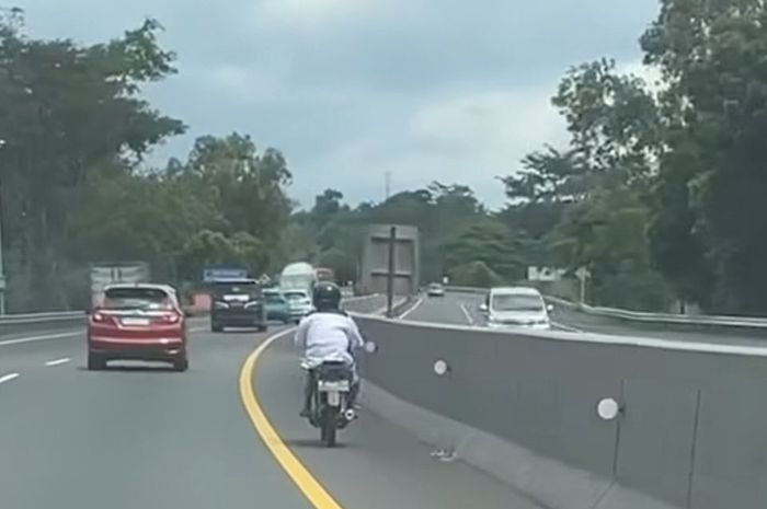 Viral pemotor melaju santai di Tol Semarang-Solo, ini kata Trans Marga Jateng