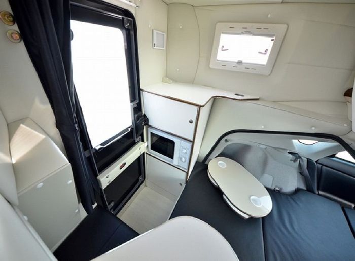 Interior Prius camper bagian belakang