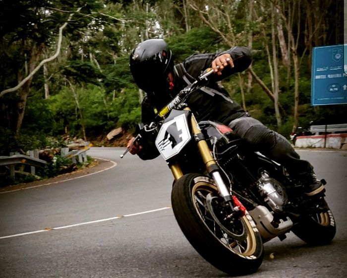 Tertarik merombak Royal Enfield Himalayan juga?