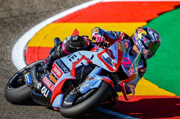 Enea Bastianini berhasil meraih kemenangan usai salip Francesco Bagnaia di lap terakhir pada hasil balap MotoGP Aragon 2022