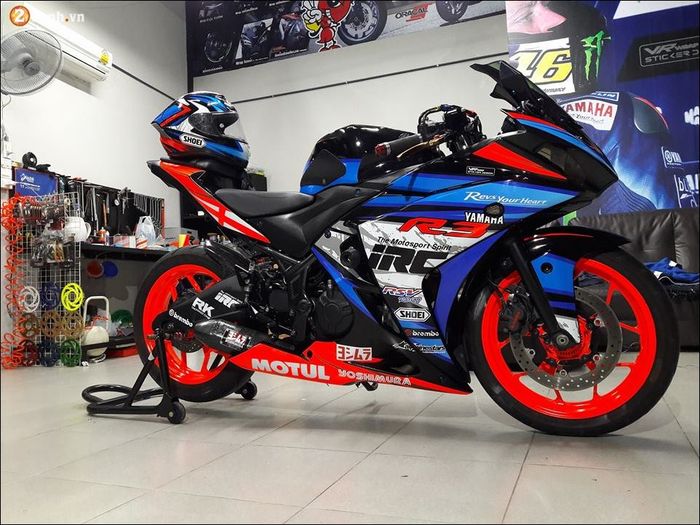 Yamaha R3/R25 tampil bergaya racing look