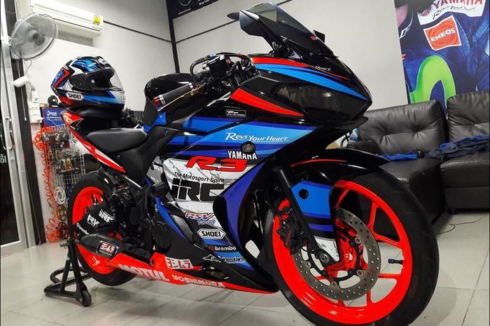 Yamaha R3/R25 tampil bergaya racing look