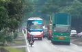 VIdeo Ngeri Aksi Ugal-ugalan Bus Antar-Kota yang Doyan Ngeblong