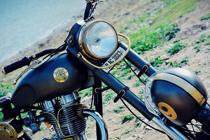 Royal Enfield Bullet &ldquo;Thor&rdquo;, bobber besutan Sisaka Customs