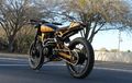 Cafe Racer Nyentrik Bermesin Yamaha Dua Silinder 125 cc