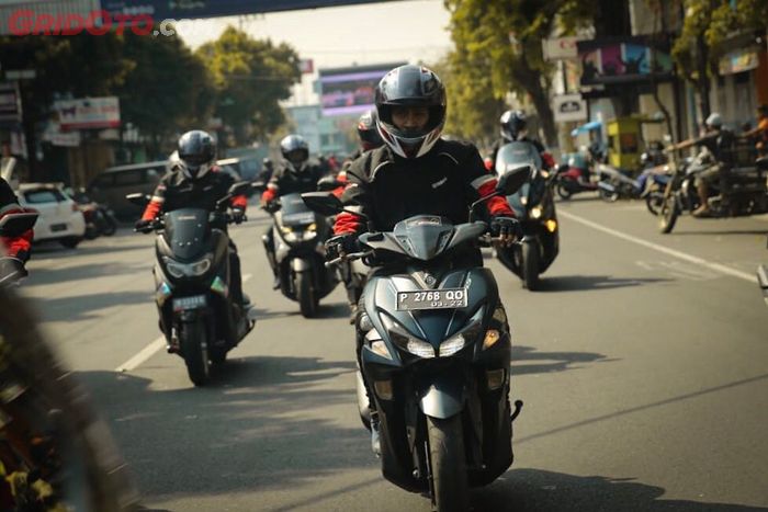 Rider Maxi Yamaha Tour de Indonesia mulai tinggalkan kota Madium, menuju Yogyakarta