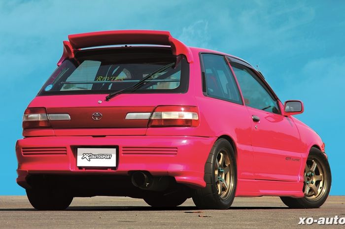 Modifikasi Toyota Starlet GT Turbo full pink kena oprek mesin dan interior