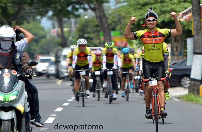Max Riders Semarang (MARS) dalam pengawalan Tour De Borobudur 2016