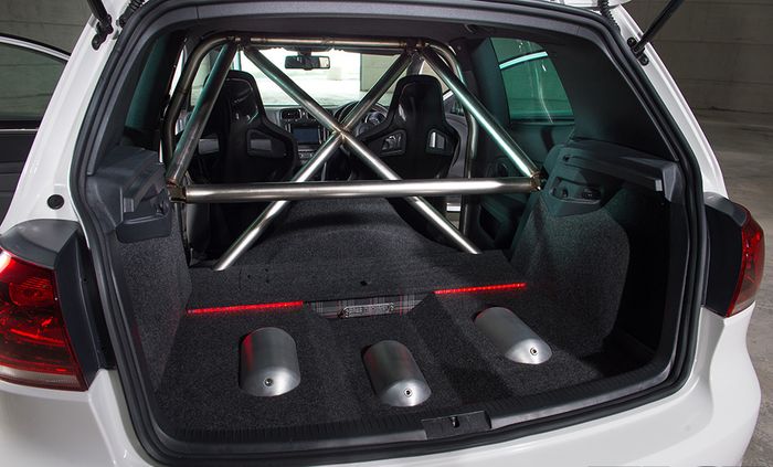 Roll bar di VW Golf GTI