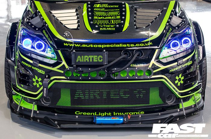 Penampilan sangar Ford Focus RS mengasup body kit ala mobil WRC