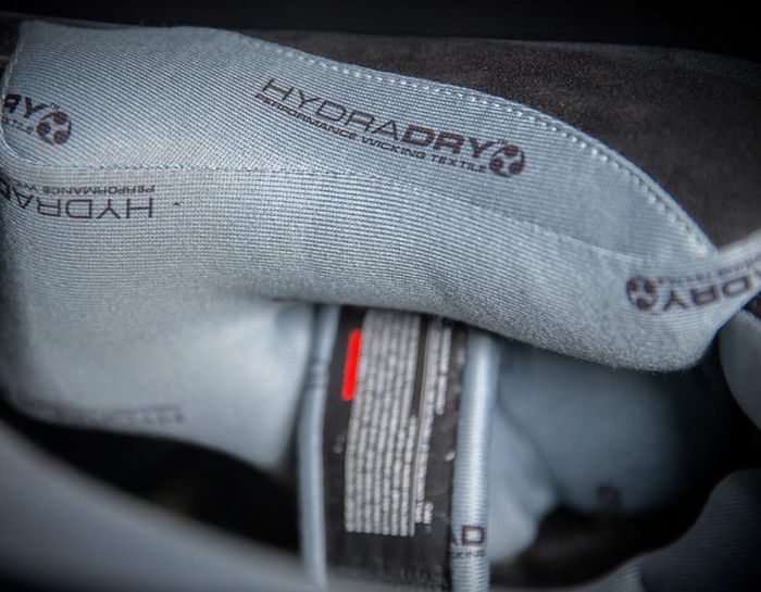 Bagian inner helm Airframe Pro Barong yang memakai HydraDry