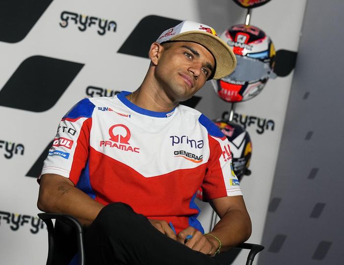 Gagal gabung tim pabrikan Ducati, Jorge Martin hanya bisa pasrah setelah dirinya dipertahankan di tim Pramac Racing untuk MotoGP 2023