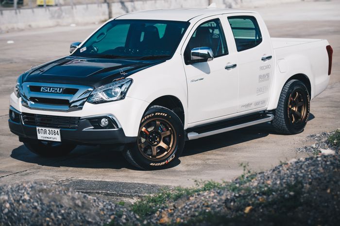 Modifikasi Isuzu D-Max garapan Lucky Shop, Thailand ini tampil gaya racing