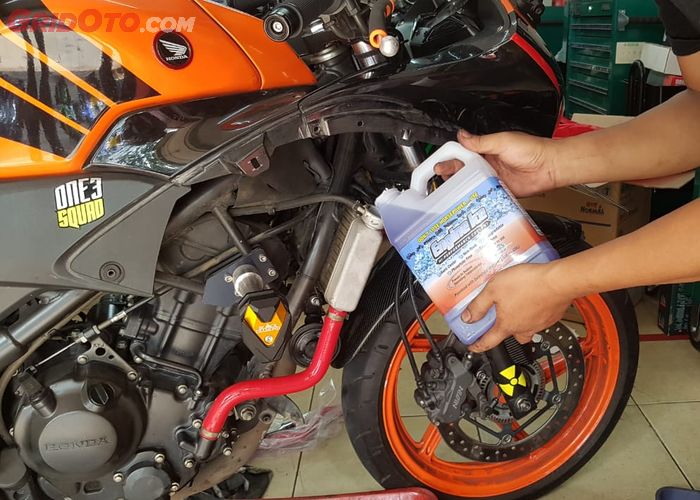Waspada Air Radiator Menyembur Keluar Ini Beberapa Penyebabnya Gridoto Com