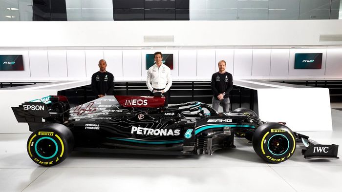 Tim Mercedes AMG Petronas melakukan launching (2/3/2021)
