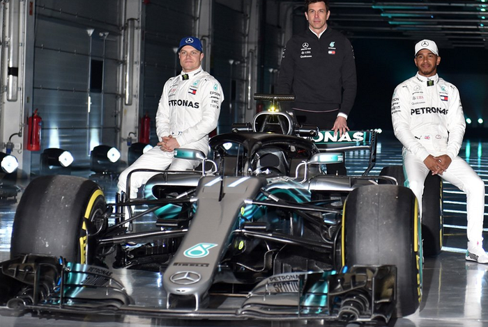 Mobil Mercedes W09 F1 2018