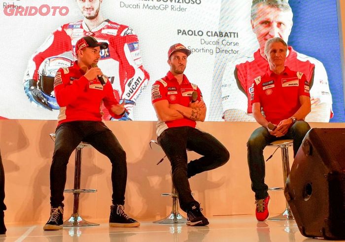 Andrea Dovizioso dan Direktur Ducati Corse, Paolo Ciabatti