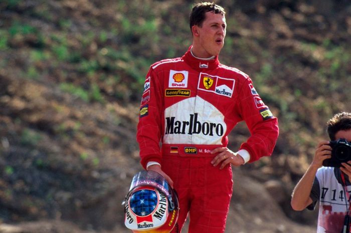Michael Schumacher meratapi gelar F1 1997 yang hilang dari tangannya
