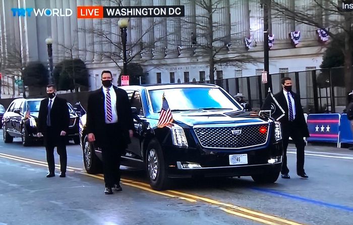 The Beast dengan pelat nomor 46, yang digunakan Presiden Amerika Serikat, Joe Biden.