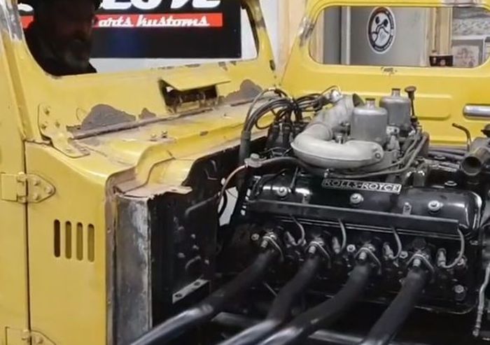 Daihatsu Taft rat rod pasang mesin V8 Rolls-Royce