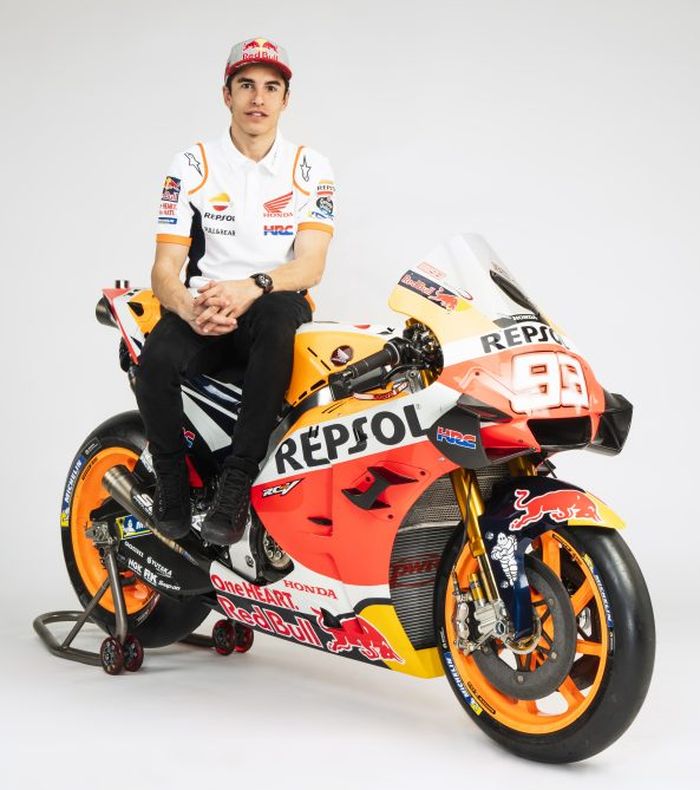 Marc Marquez pamer desain pakaian tim Repsol Honda untuk MotoGP 2020