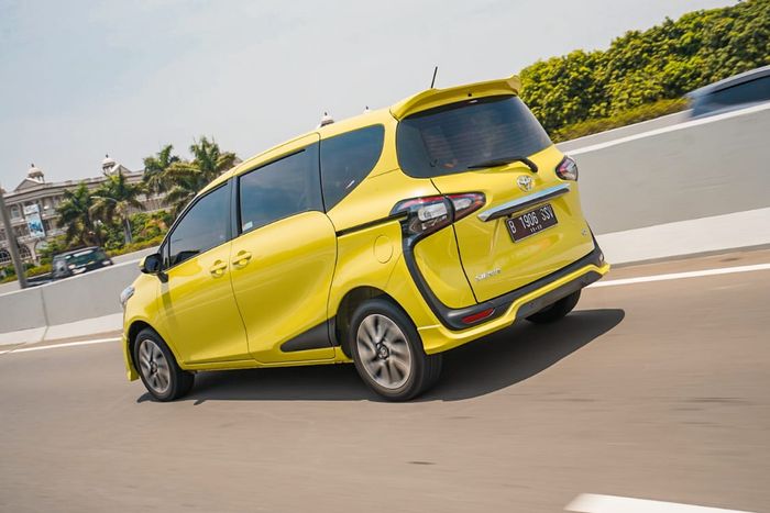 Sienta punya bantingan suspensi lembut jadi bikin nyaman