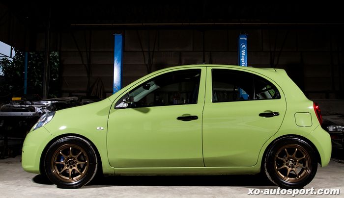 Tampilan samping terlihat simpel