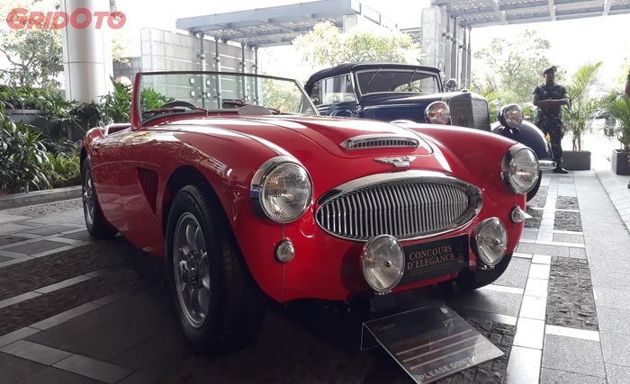 Austin Healey berkelir merah menggoda