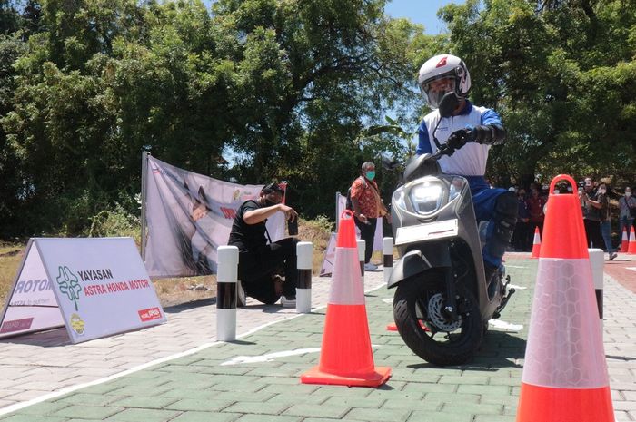 Salah satu fasilitas yang disiapkan AHM di  Safety Riding Lab, SMA Negeri Bali Mandara, Buleleng.