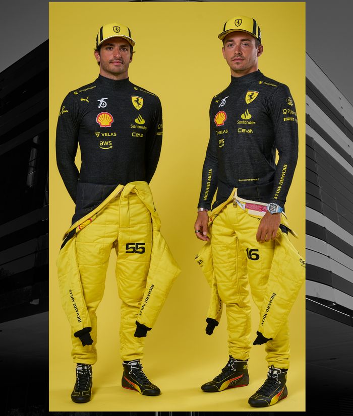 Khusus di F1 Italia 2022, pembalap tim Ferrari menggunakan pakaian dan atribut berwarna kuning dan hitam