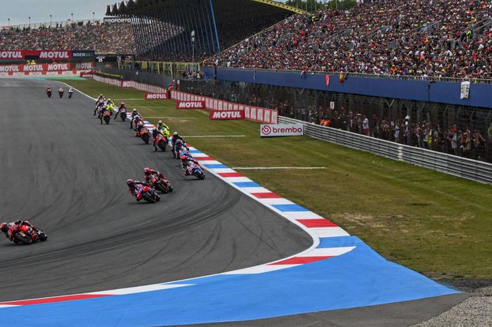 Ada satu pembalap yang tahun kemarin jadi buangan, namun sekarang jadi rebutan di MotoGP