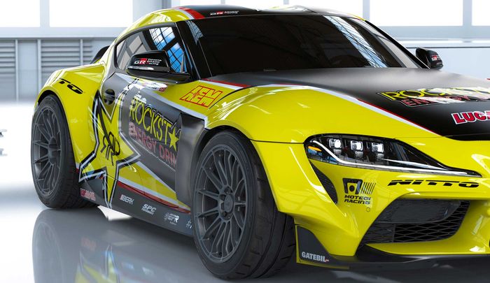 Pelek berukuran lebar yang dibungkus ban performa tinggi lansiran Nitto