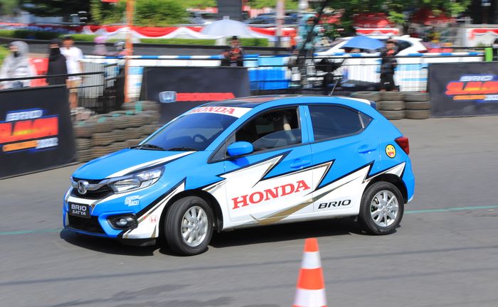 Brio Slalom Challenge 2022 di Semarang terbuka untuk umum dari berbagai kalangan, menggunakan Honda Brio generasi kedua (CVT/MT)