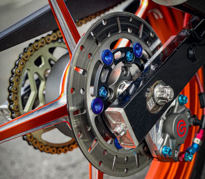 Rem belakang mendapat upgrade istimewa juga