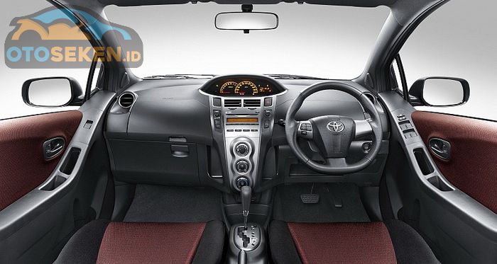 Interior Toyota Yaris TRD Sportivo 2012