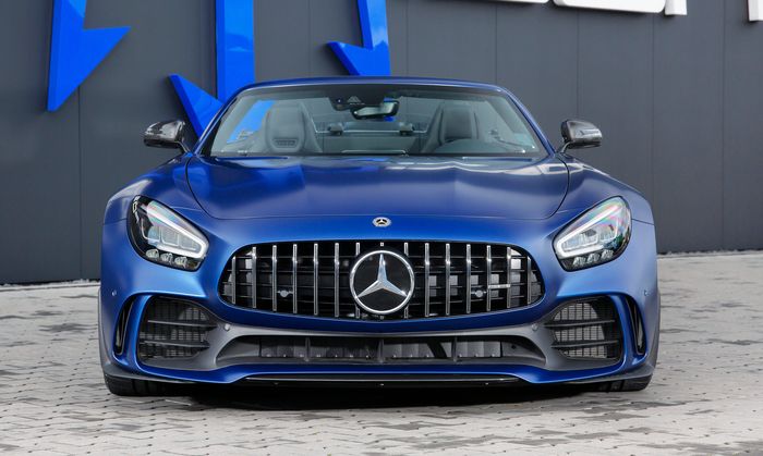 Tampilan depan modifikasi Mercedes-AMG GT R Roadster  garapan Posaidon
