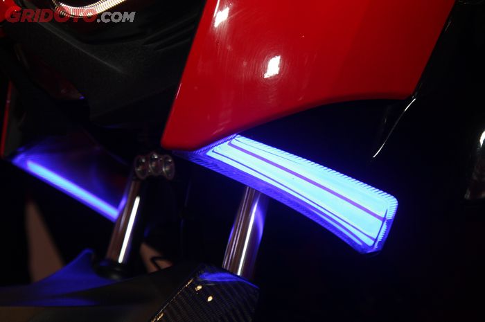 Ganti Tampilan Lampu Sein Xmax Dual Led Enggak Mahal Kok Gridoto Com