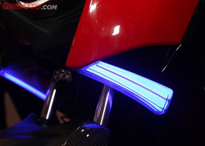Ganti Tampilan Lampu Sein Xmax Dual Led Enggak Mahal Kok Gridoto Com