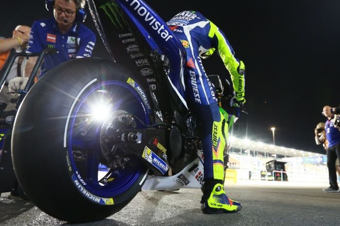 Valentino Rossi di atas YZR-M1