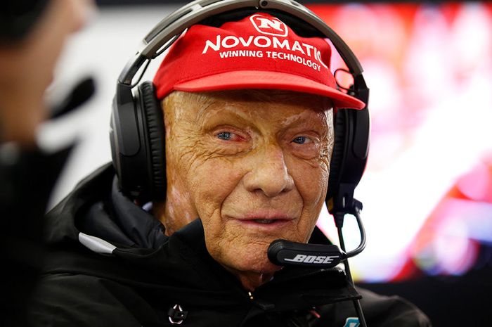Niki Lauda yang mendapat perawatan di rumah sakit setelah transplantasi paru-paru, kondisinya dinyatakan sudah baik