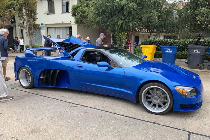 Modifikasi Chverolet Corvette C5 pasang didukung sepasang mesin V8