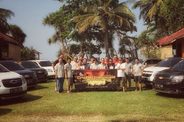 Komunitas Cruzor Indonesia mengadakan agenda touring 2018 jalan ke Pelabuhan Ratu, Jawa Barat, awal Mei lalu
