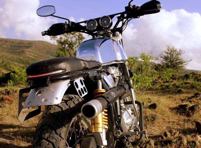 Royal Enfield Continental GT custom scrabler besutan Nomad MC